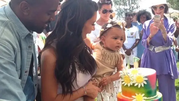 Kim Kardashian narró que su hija fue víctima de racismo cuando apenas tenía meses 8 de edad..