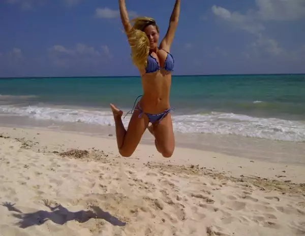 Una de las actividades favoritas de Vanessa, es pasar todo el día bajo el sol, para obtener un sexy color de piel.