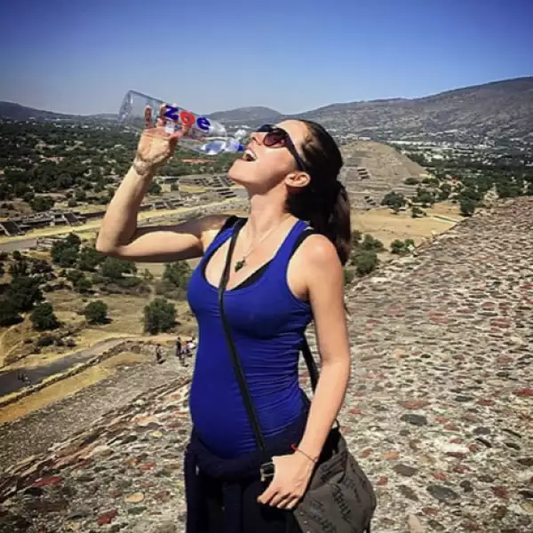 Con 22 semanas de embarazo, Ariadne subió las pirámides de Teotihuacán.
