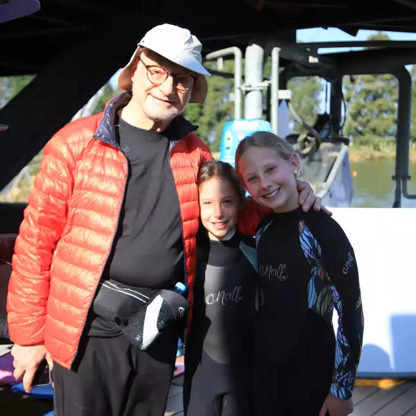 Don Charlie, Laura y Andrea 