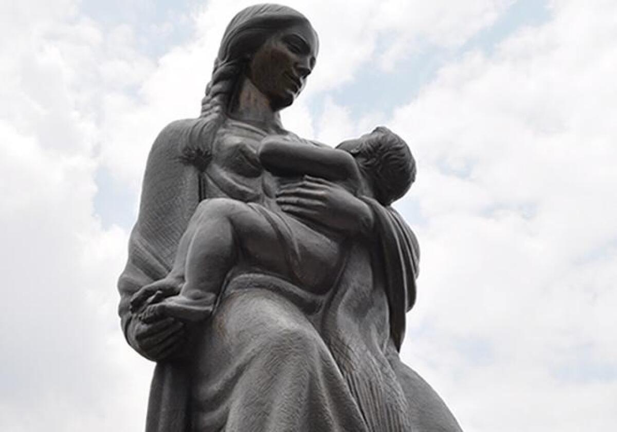 Monumentos para celebrar a las madres mexicanas