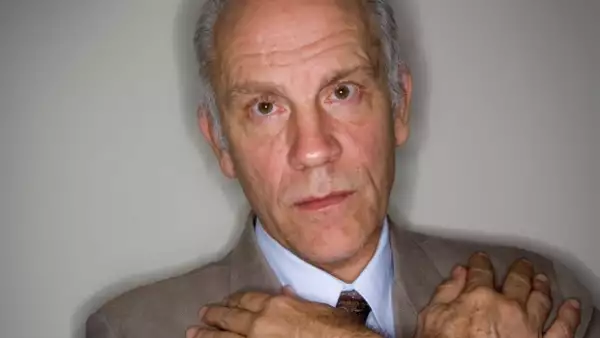 El actor, director y productor está por estrenar su segunda obra en México, `La comedia infernal´ al lado de Diego Luna.