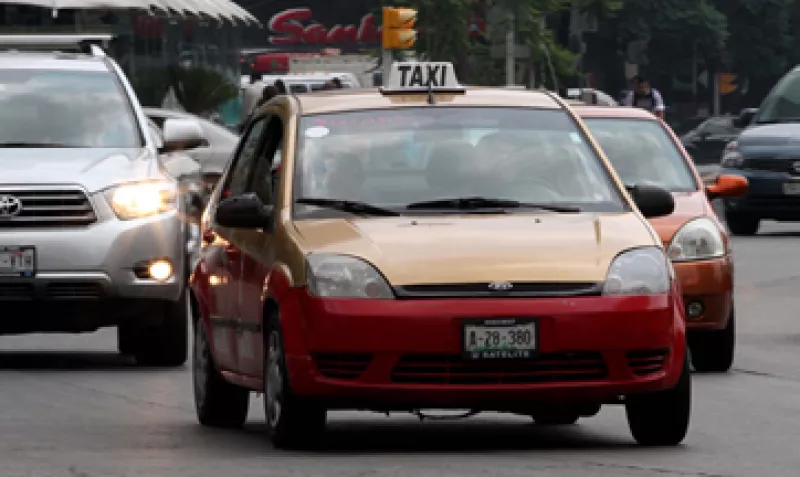 Los emprendedores digitales han hecho una labor de 'evangelización' con los taxistas de boca en boca. (Foto: Notimex)