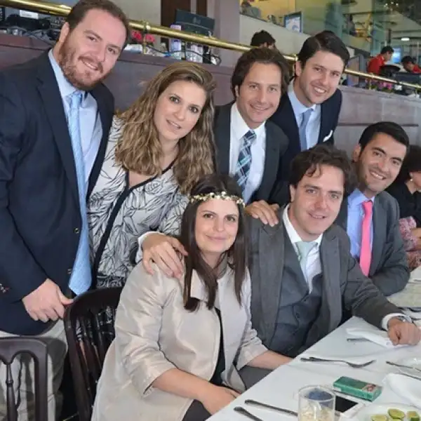 Fernando Guerra,Regina Blasco,Rodrigo Melo,Stefany Arouesty,Gerardo Gallego,Rodrolfo Chávez y Enrique Ortiz.