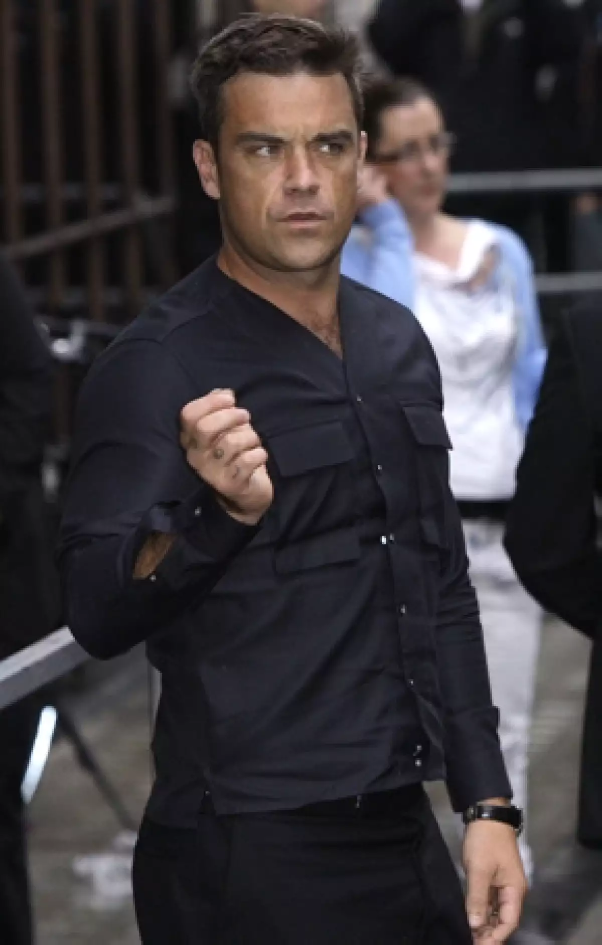 El cantante británico dio a conocer que tiene un mal que lo vuelve depresivo, por lo que se ahora está en tratamiento.