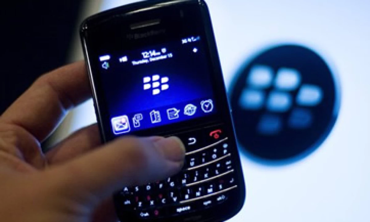 BlackBerry dijo que una de cada cinco aplicaciones que se descargan en BlackBerry App World está conectada a BlackBerry Messenger. (Foto: Reuters)