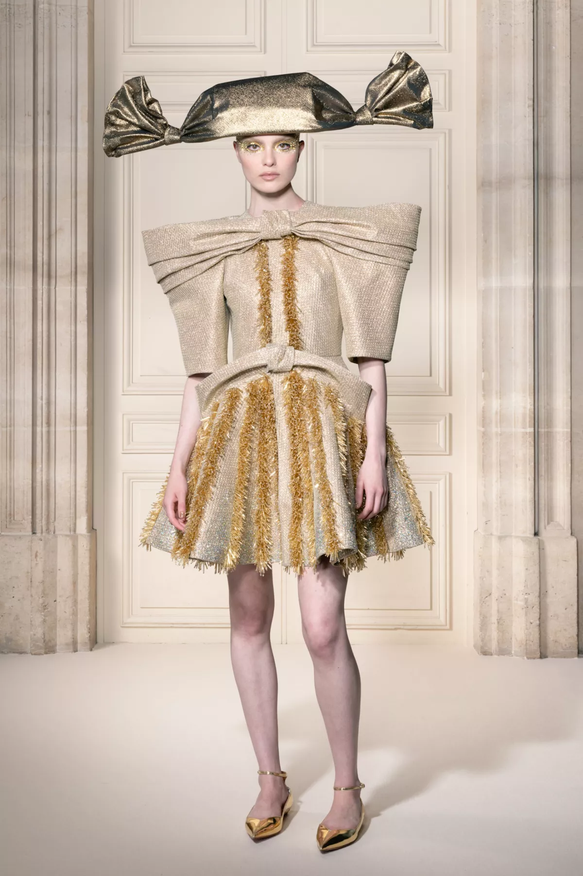 Viktor e Rolf HC PO F26 010.jpg