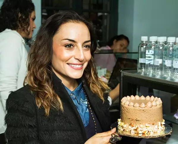 La actriz se estrena como empresaria con este proyecto en conjunto con su hermana.