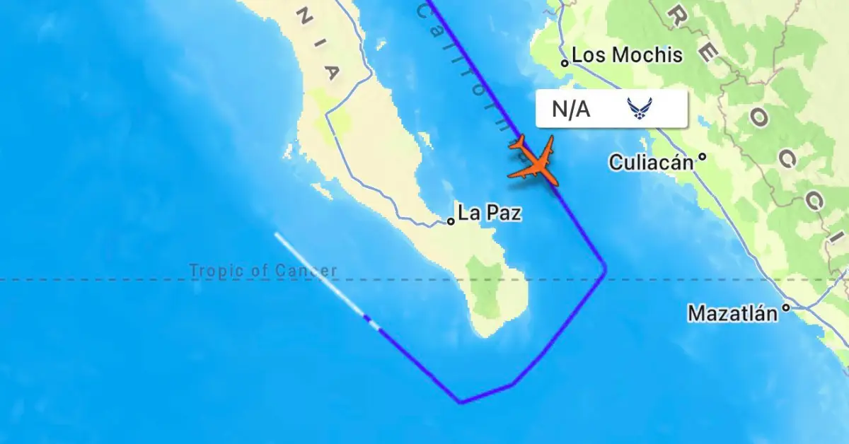 Detectan avión de la Fuerza Aérea de Estados Unidos sobrevolando cerca de Cabo San Lucas
