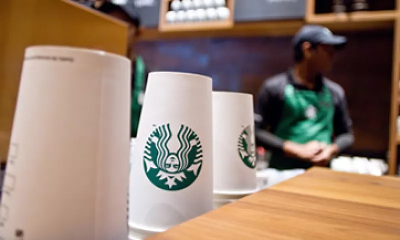 Starbucks fue creada en 1971 y es el principal minorista de café en el mundo.    (Foto: AP)