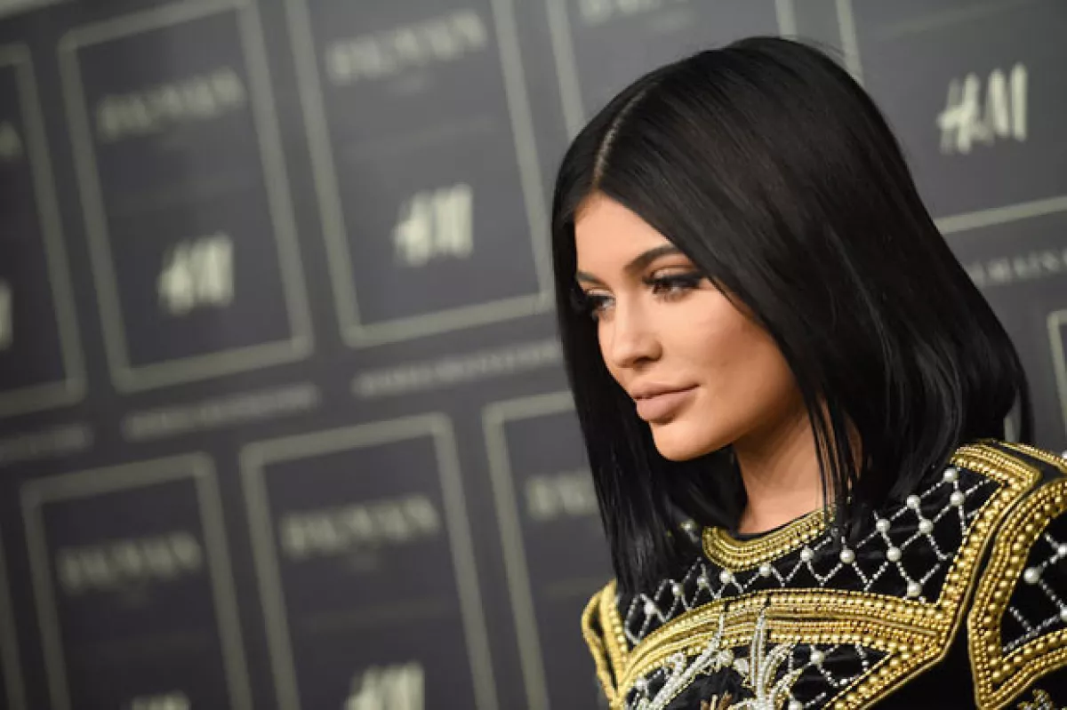 Kylie queda por arriba de su hermana por tan solo .8 millones.