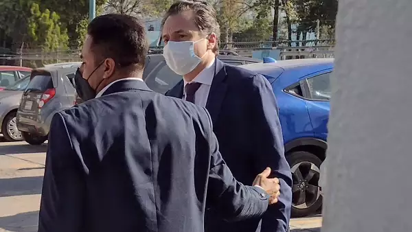 Emilio Lozoya, exdirector de Pemex, a su llegada al reclusorio norte. El juez le dio prisión preventiva.