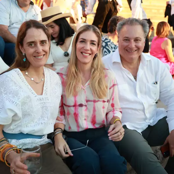Lucila Aguilar, Miriam y Juan Cortina