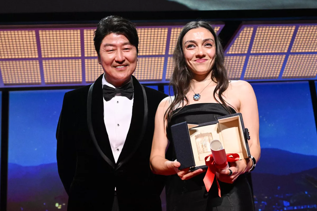 Merve Dizdar fue premiada como la 'Mejor Actriz'.