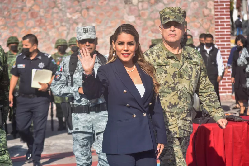 En la 35 Zona Militar de Chilpancingo fueron destruidas armas decomisadas al crimen organizado. El evento estuvo encabezado por la gobernadora Evelyn Salgado y el comandante Enrique Martínez López.