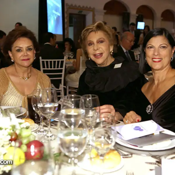 Adriana Salinas, Mireya Terán y Húlya Demiralp