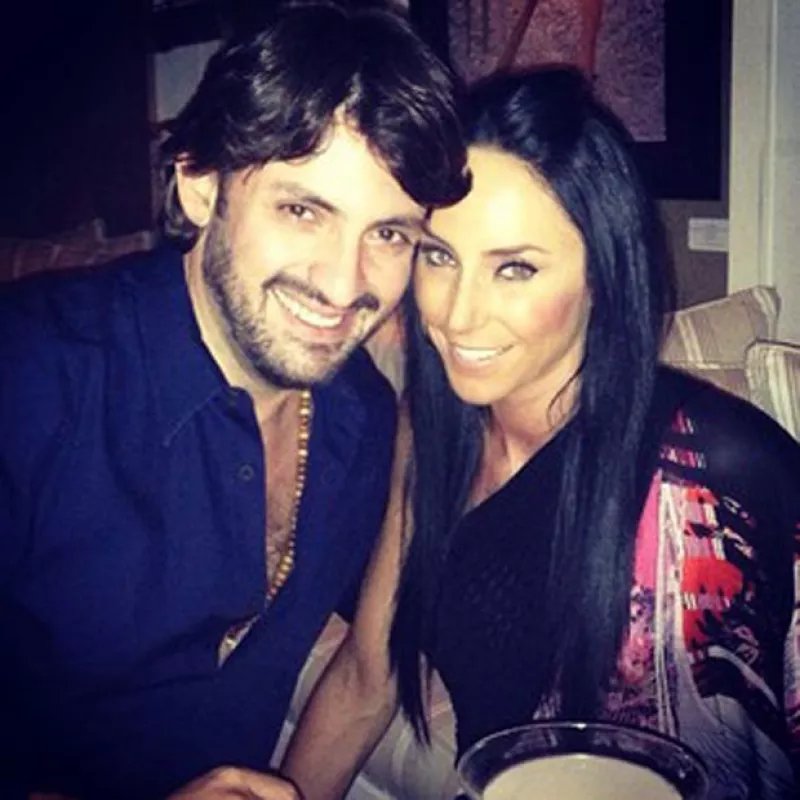 La conductora comparte a través de redes sociales fragmentos de sus románticas conversaciones con su novio Víctor Manuel Álvarez.