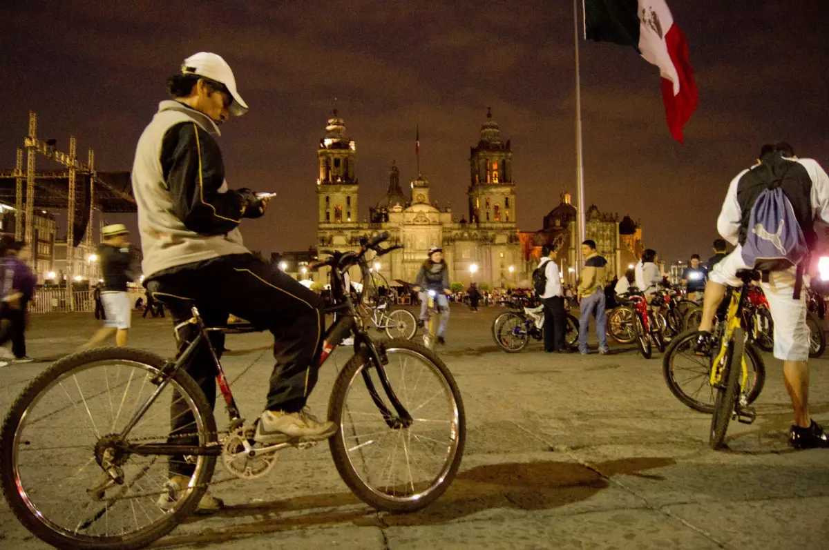 paseo-nocturno-primavera