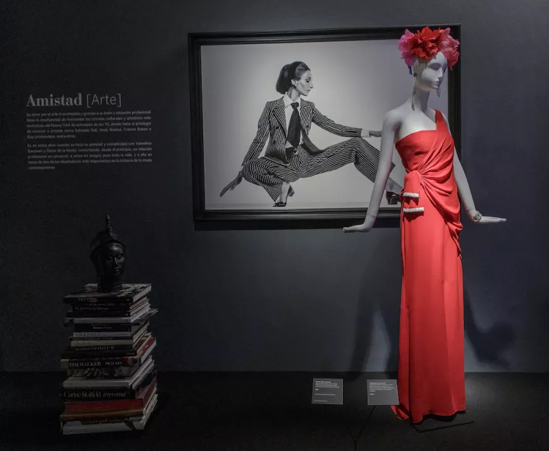 'TELVA Tributo. Una Cronica De Moda. Coleccion Naty Abascal' Guided Tour