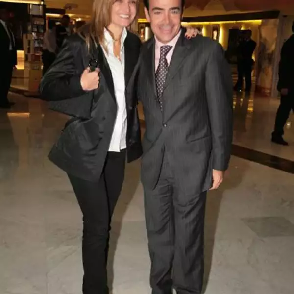 Gloria Calzada Y Paradas Continuas