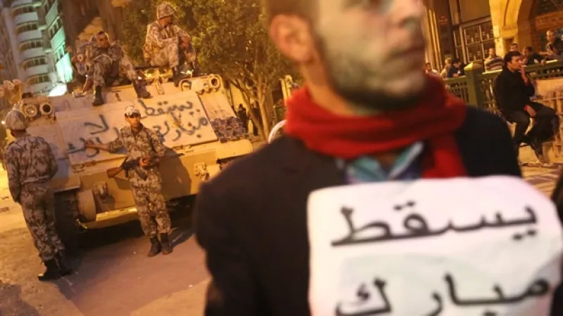 Jóvenes protestan contra el gobierno en El Ciaro