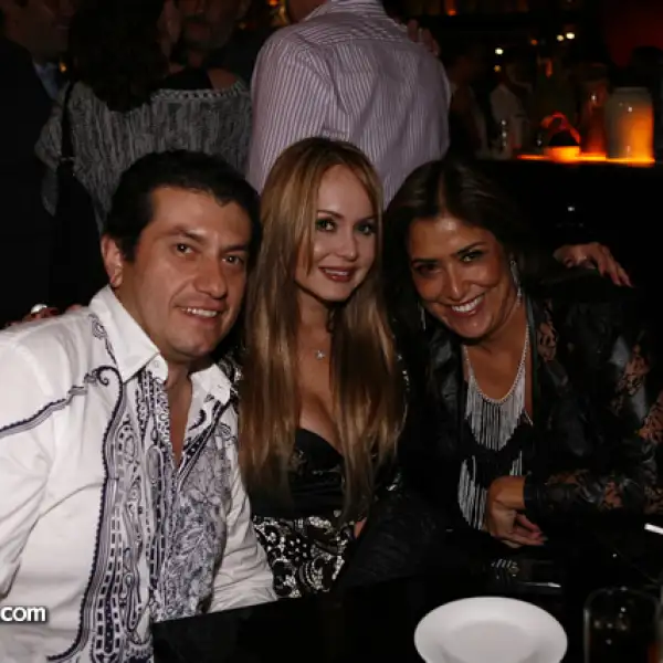Alvaro Lua,Gabriela Spanic,Gabriela Romero