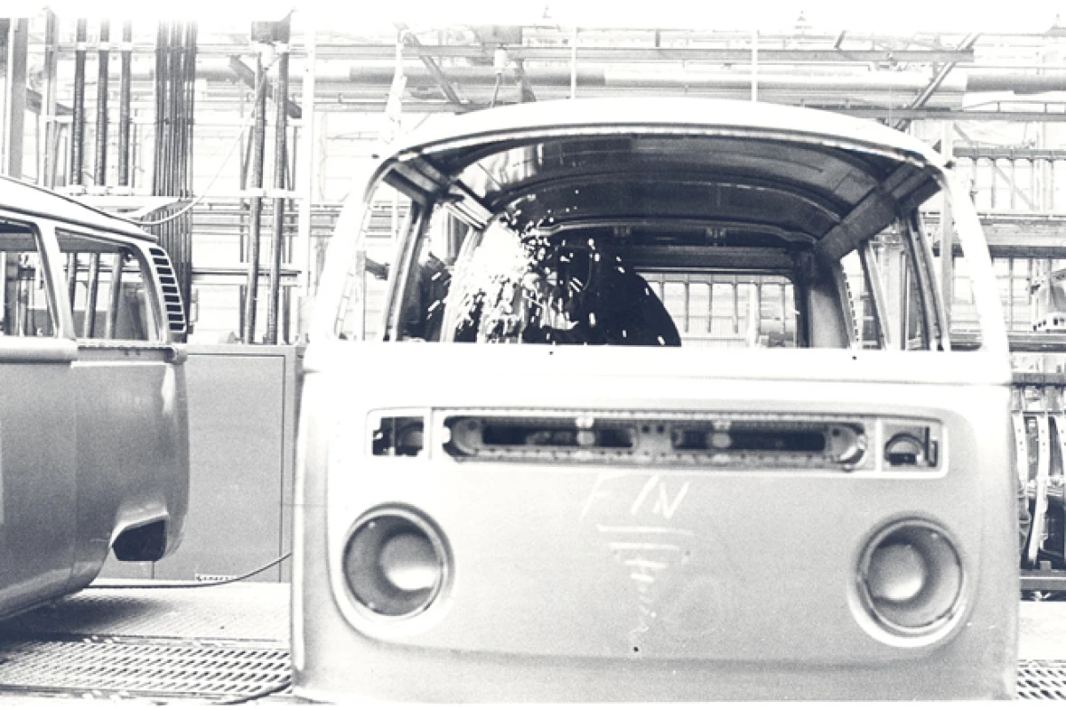 Junto al popular Fusca o 'escarabajo', esta camioneta arranc� la producci�n de Volkswagen en Brasil.