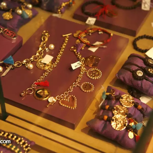 Punto i coma pedregal