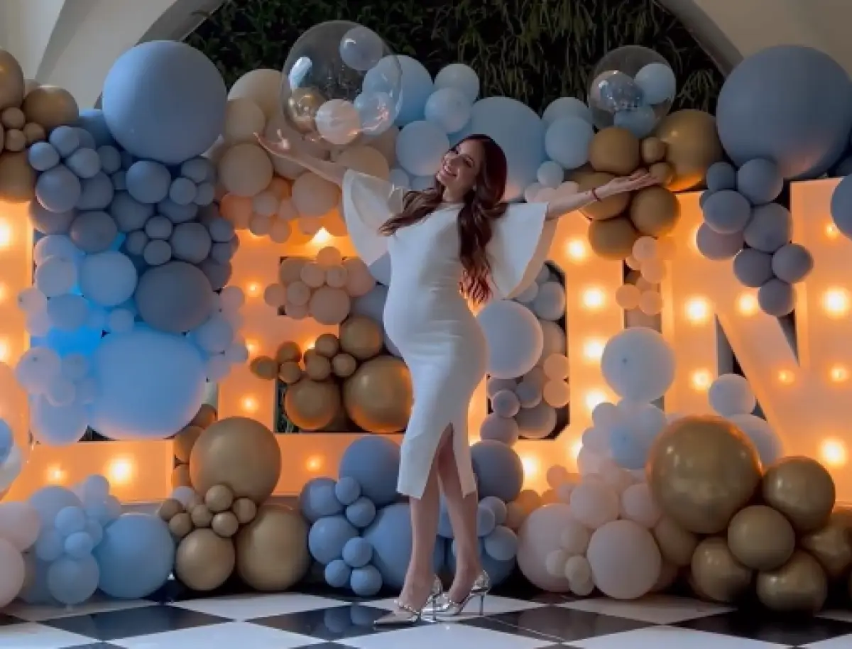 Cynthia Rodríguez en su babyshower
