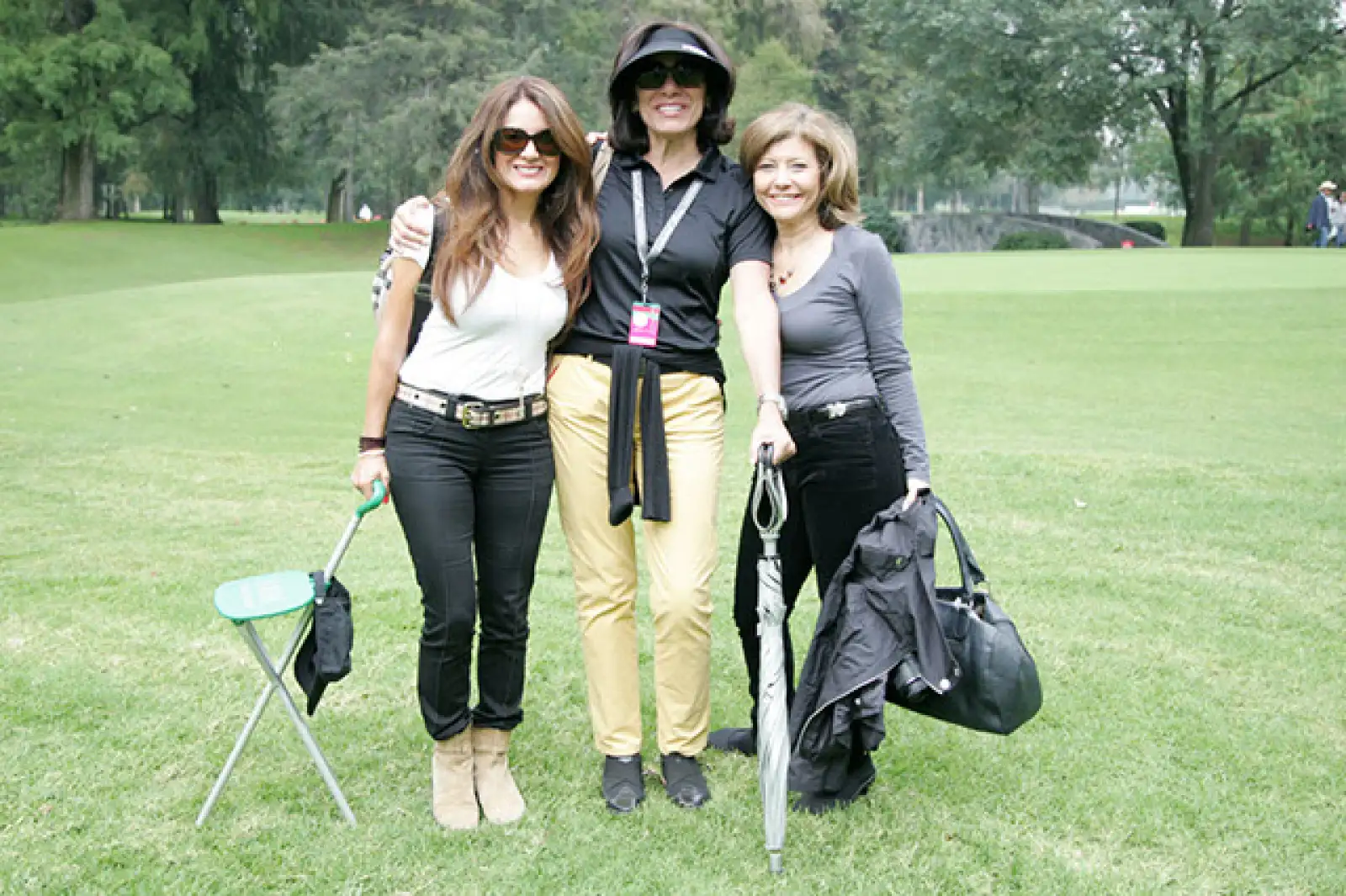 Evelyn Badillo,Gabriela Butrón y Gloria Tarín