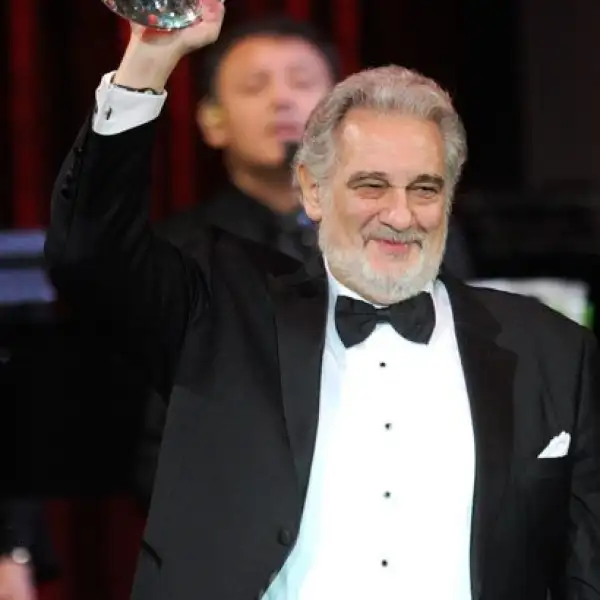 Plácido Domingo festenjando su reconocimiento.