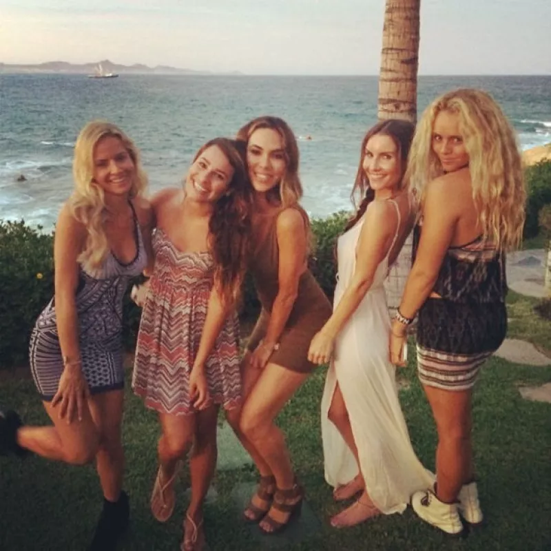 La actriz continúa sus vacaciones de ensueño en playas mexicanas, donde compartió una imagen donde se muestra sin pudor alguno.