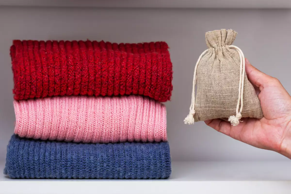 Bolsa de lavanda para hacer oler mejor los cajones de ropa.