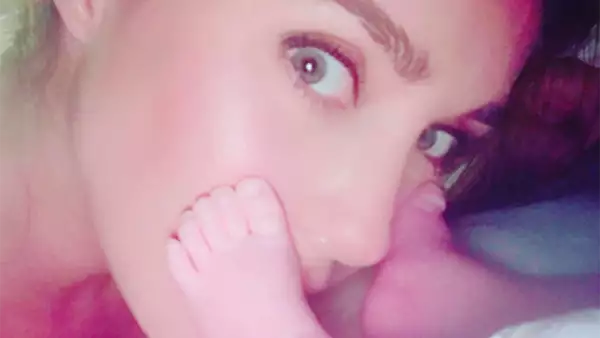 Anahí y el pequeño Manuel 