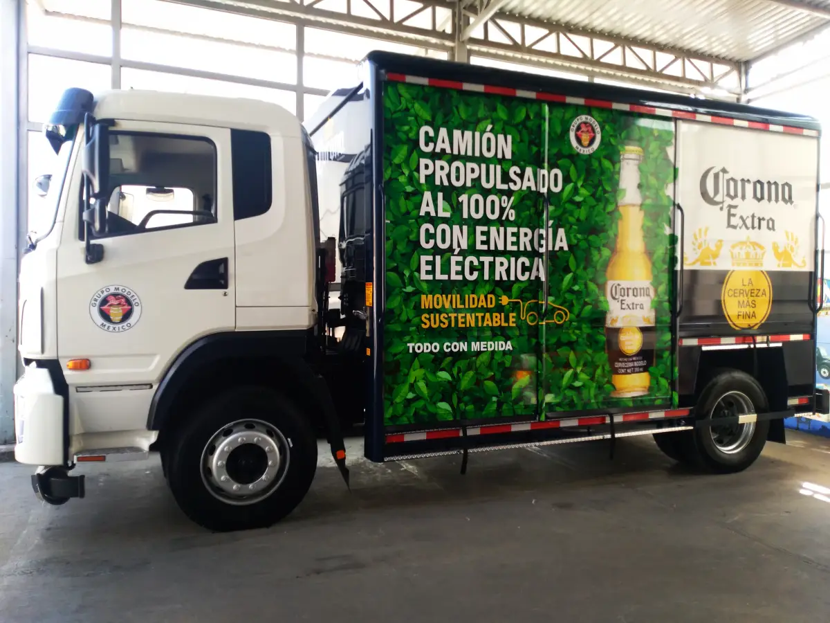 Auto eléctrico. 