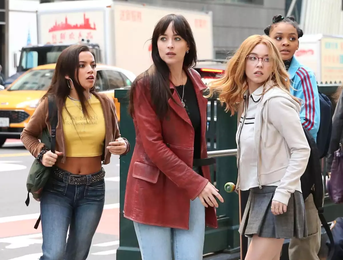 Dakota Johnson y Sydney Sweeney espectaculares en el tráiler de %22Madame Web%222.jpg