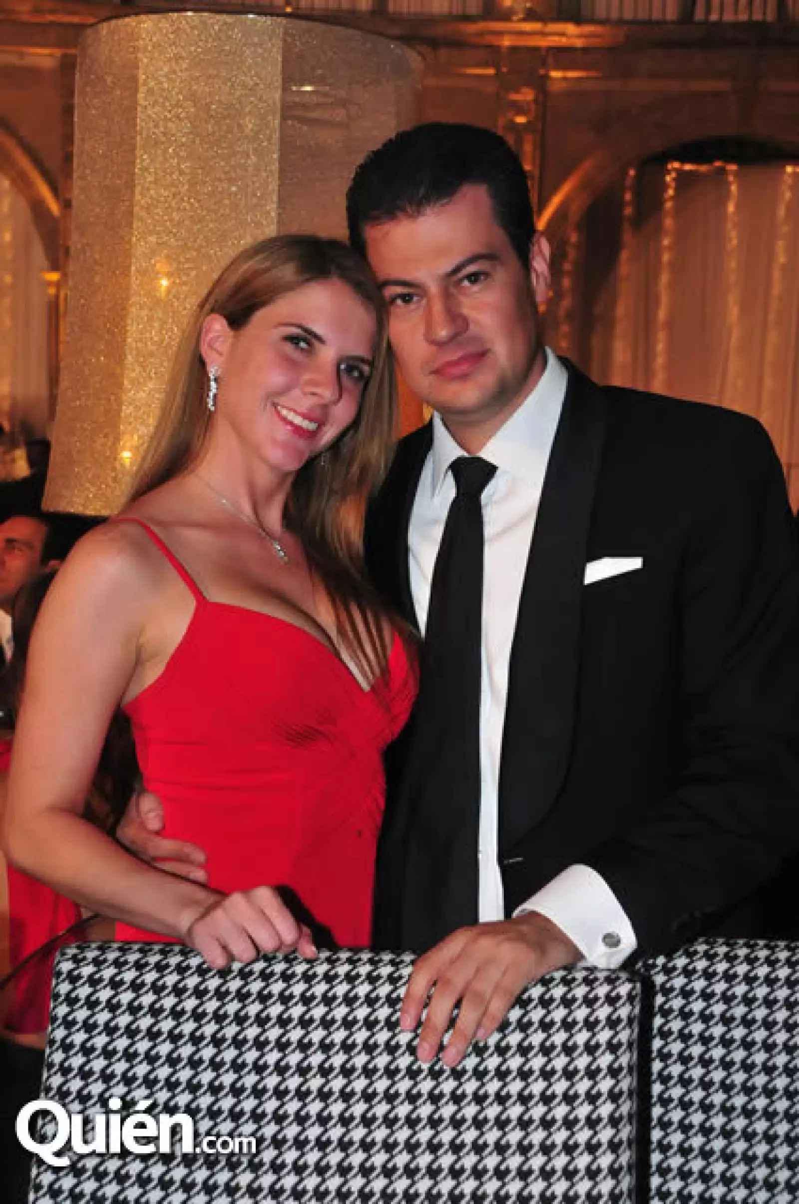 Maria José Velasco,Enrique Saldaña