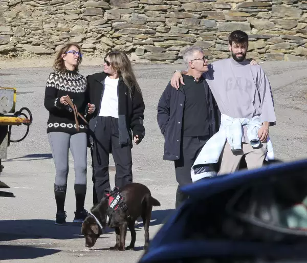 NO TV - PREMIUM EXC  Gerard Piqué, Clara Chía
