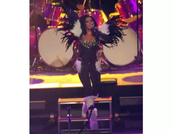 Ale Guzmán deleitó a los cientos de presentes con sus más grandes éxitos.