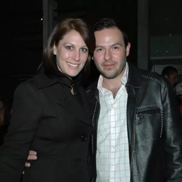 El Cejón festeja a su novia