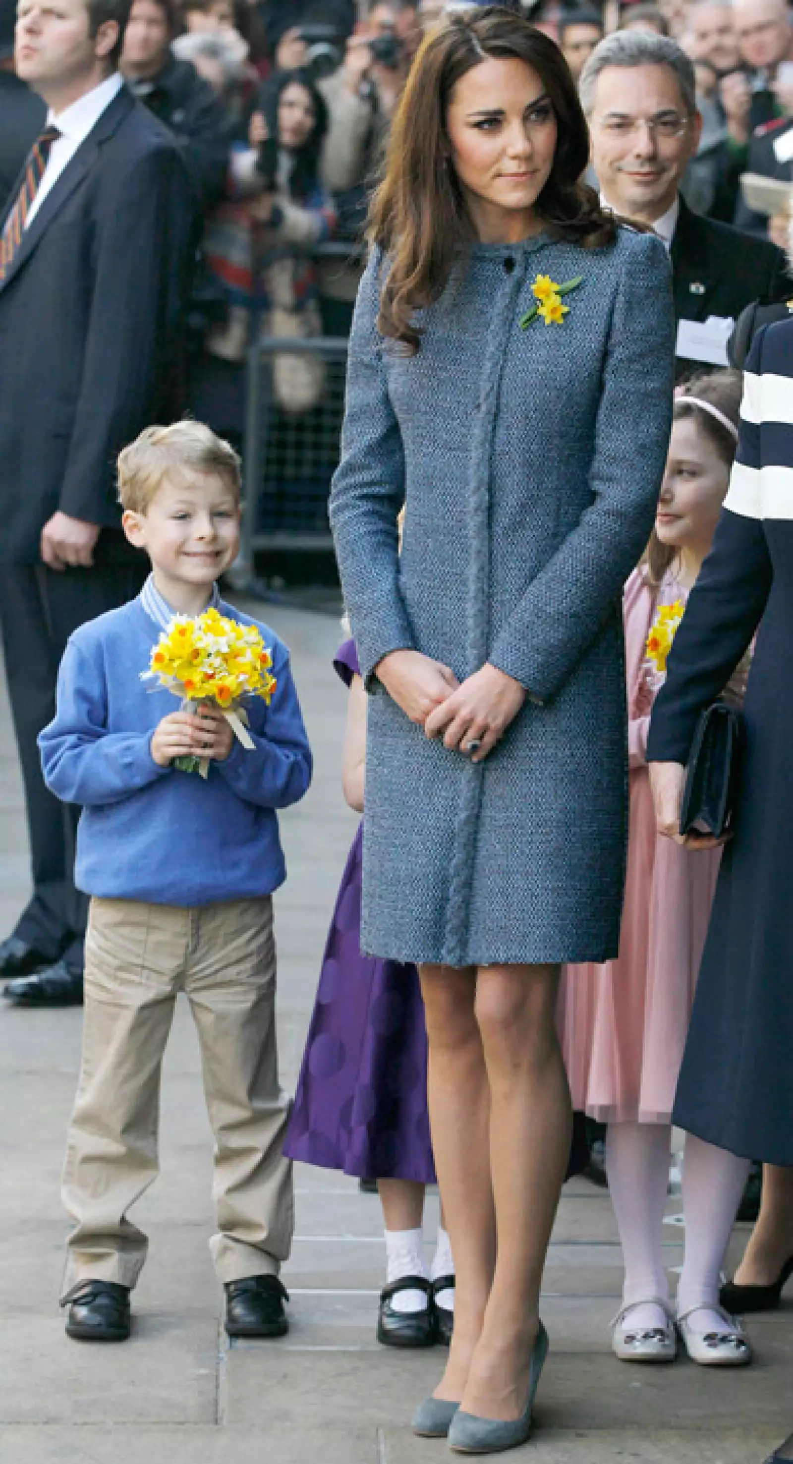 Kate Middleton optó por un outfit de la firma Missoni.