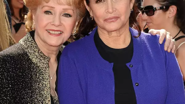 Debbie Reynolds y Carrie Fisher en los Emmy 2011