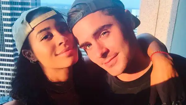 El actor decidió felicitar a su novia por su primer aniversario juntos con un cariñoso mensaje en Twitter.