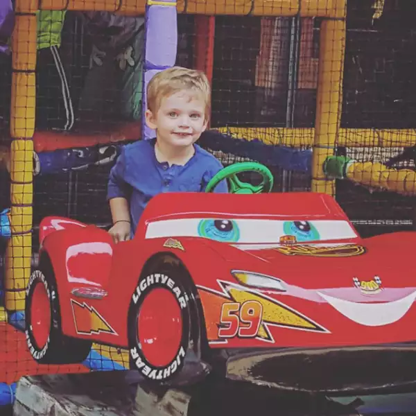 Benicio adora la película `Cars´.