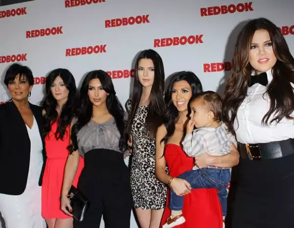 Desde antes de ser popular, la familia ya poseía una gran fortuna heredada por su padre, el abogado Robert Kardashian.