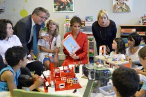 Melania Trump habla cinco idiomas 1.jpg