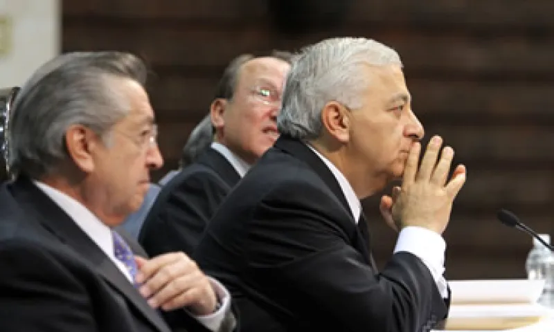 El presidente de la Cámara de Diputados, Emilio Chuayffet (al frente), consideró que sería una vergüenza parar el reloj legislativo. (Foto: Notimex)