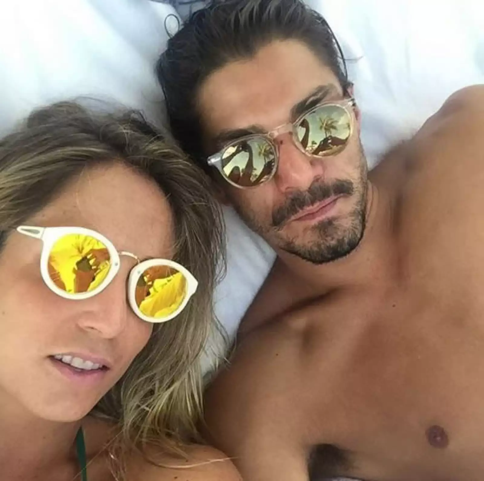Aquí con una selfie disfrutando de su amor.