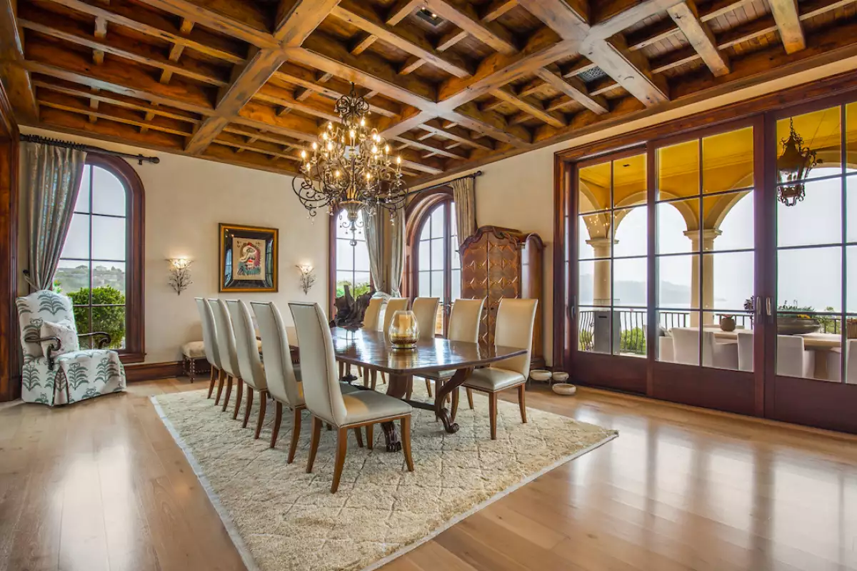 sothebys-belvedere-comedor