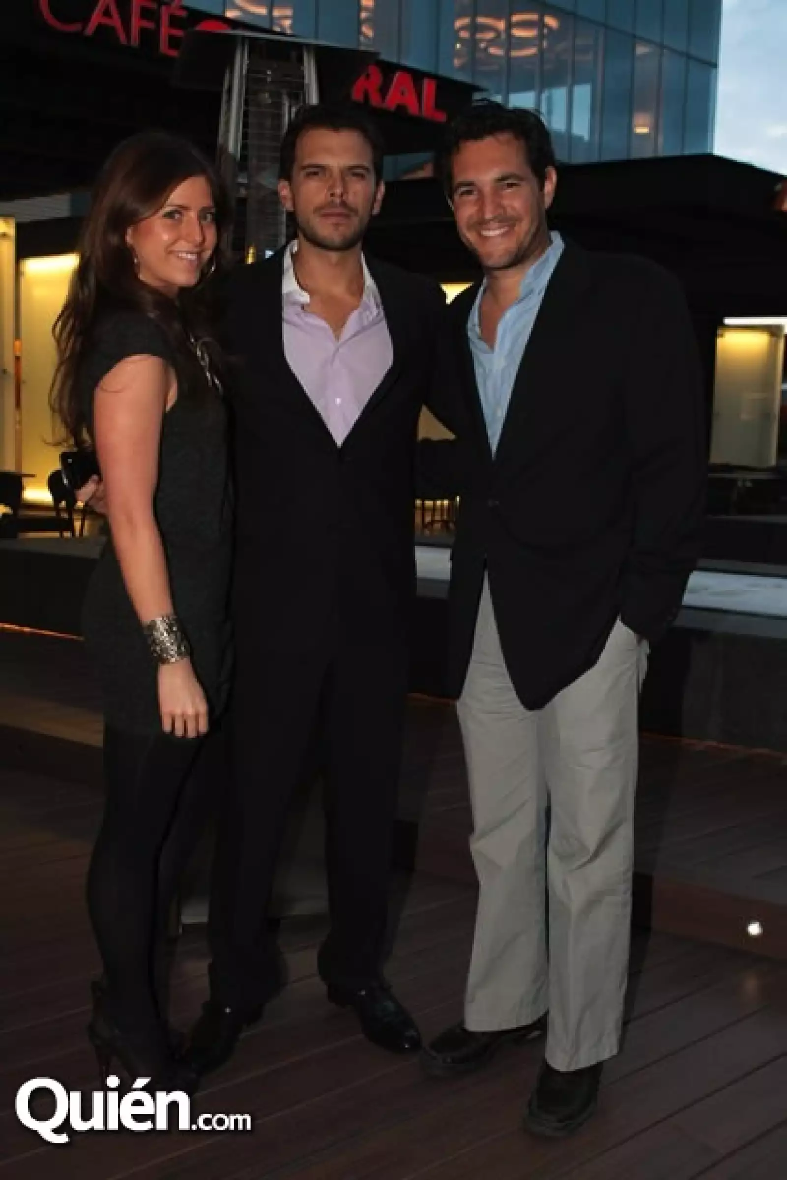 Itziar de Abiega,Juan Pablo Piña,Alex Coutler